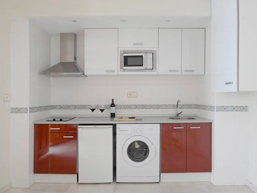 Отель Apartamentos Paloma 3000 Гранада